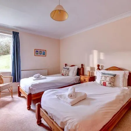Sleeps 10 Wifi